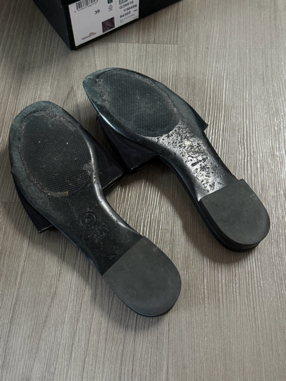 CHANEL Black Interlocking Logo Slide Sandals 39C - Picture 3 of 8